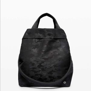NWT Lululemon On My Level Bag - Retired